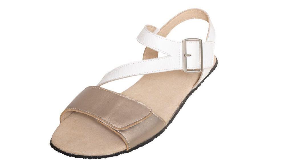 damen_minimal_sandale_juliet_white-pearl_links-schräg