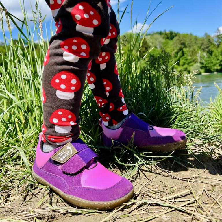 Kinder_Minimalschuh_Puck_2_pink_lifestyle_2