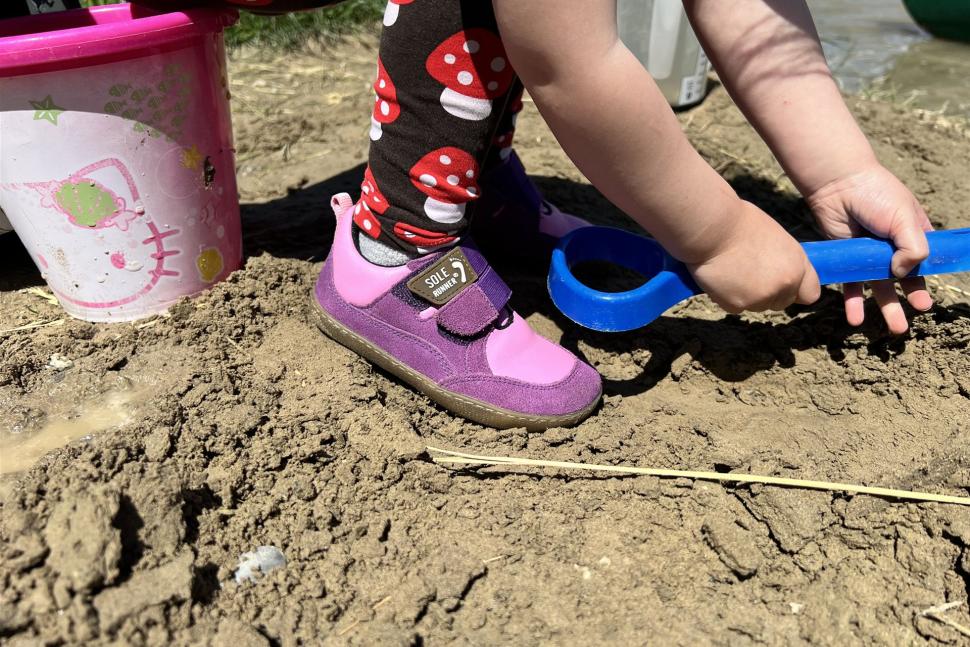 Puck_2_pink_Minimalschuh_lifestyle_4